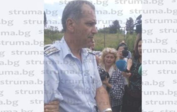 Шефът на благоевградския КАТ влезе инкогнито в съда, крият го от медиите