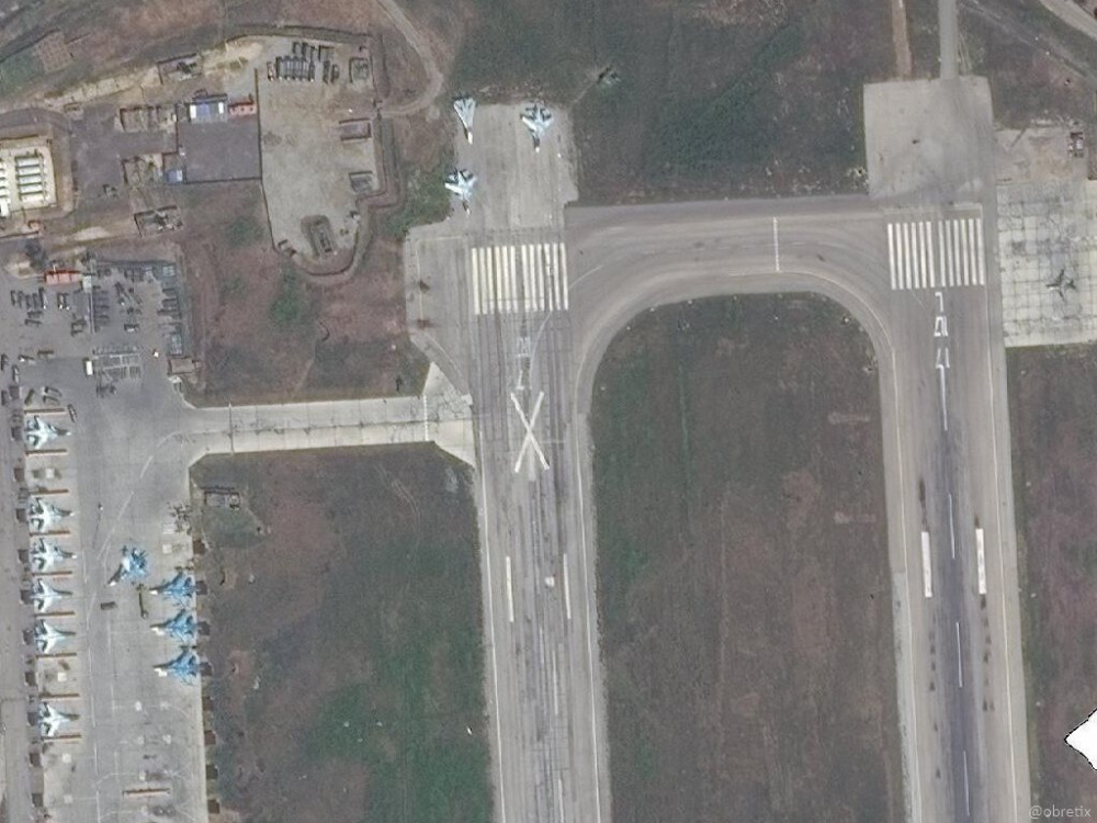 Какви самолети има в базата Хмеймим в Сирия? (СНИМКИ)