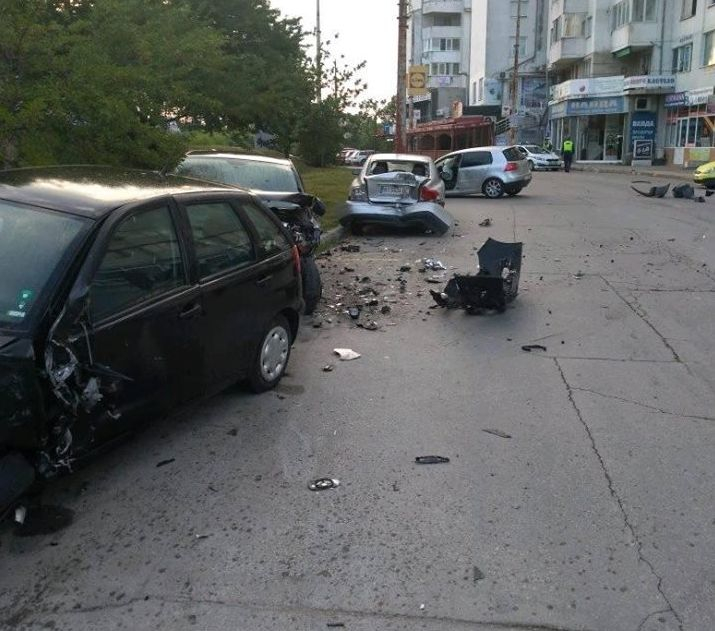 Ето какво се случва с фиркания шофьор, помел три паркирани коли в Търново 