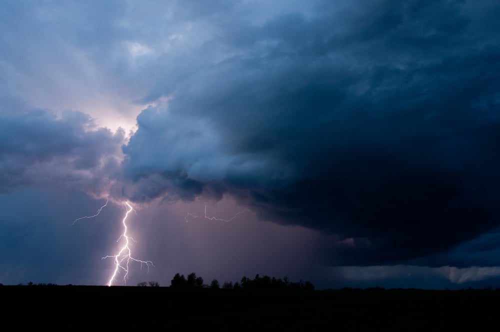 Страховити гръмотевични бури удрят България и в четвъртък, най-силни ще са в... (КАРТА)