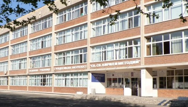 Шамареният скандал в кърджалийското училище се разраства: Директорката обиждала с „гнусни епитети” дете