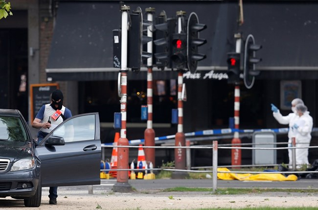 Страшни разкрития за касапина от Лиеж, джихадистът обезоръжил полицаите и... (СНИМКИ/ВИДЕО)