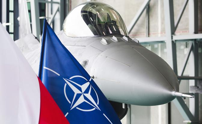 Eastday: 100 американски асове искат да се бият с руски пилоти