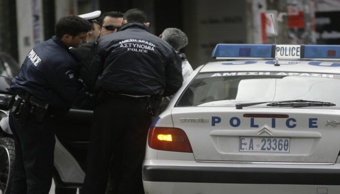 Гърция настръхна след убийство на дете до ромски катун в Амфиса