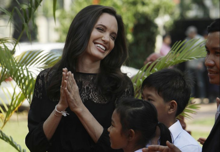 Анджелина Джоли е най-щастливата жена на рождения си ден (СНИМКИ)