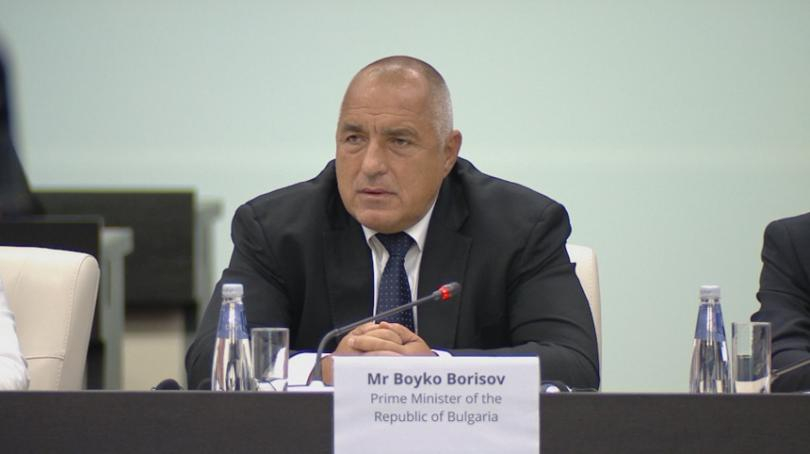 Борисов призова всички да последват примера на България и да затворят границите си! Предупреди Юнкер какво ще стане, ако не го направят