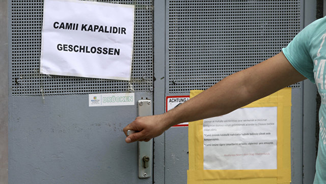 Австрия депортира 40 имама и затваря 7 джамии