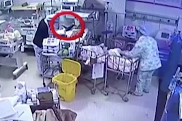 Ампутираха крачето на новородено бебе заради разсеяна медицинска сестра (СНИМКИ/ВИДЕО)