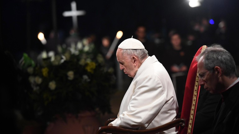 Папата направи много силно обръщение към вярващите и призова за... 