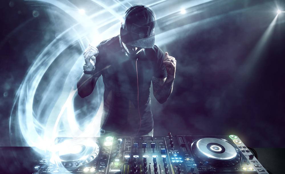DJ-и масово не плащат лиценз за песните, които въртят по дискотеките 