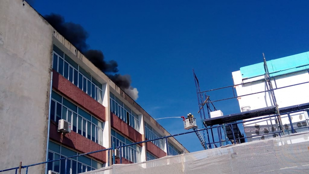 Пожарни и полиция хвърчат към шуменско училище, ето какво се случва (СНИМКИ/ВИДЕО)