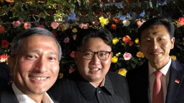Ким Чен Ун се отправи на разходка из нощен Сингапур (СНИМКИ/ВИДЕО)