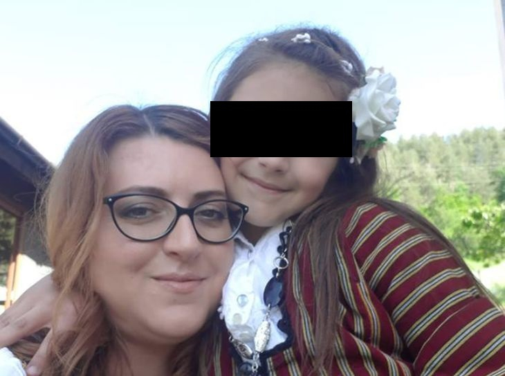 Майката на нелепо загиналата в турски курорт Вивиан ридае неутешимо: Мами, намери място, където да ти е светло и топло, докато дойда! (СНИМКИ)