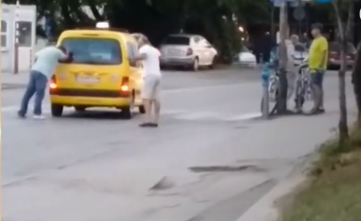 Пак агресия от велосипедист, заби юмрук в лицето таксиджия в столицата! (ВИДЕО)
