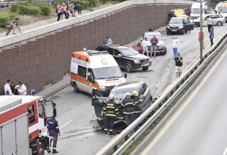 Версия: Пиян шофьор причинил верижното меле в София с 9 коли и много ранени (ВИДЕО)