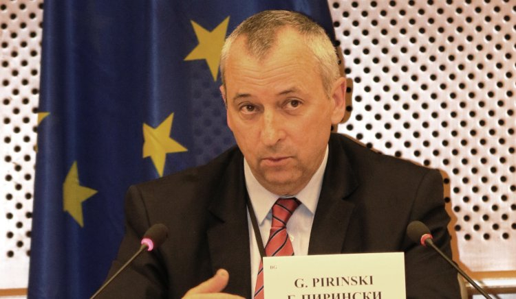 Пирински: Комисията да докладва за корупцията в целия ЕС