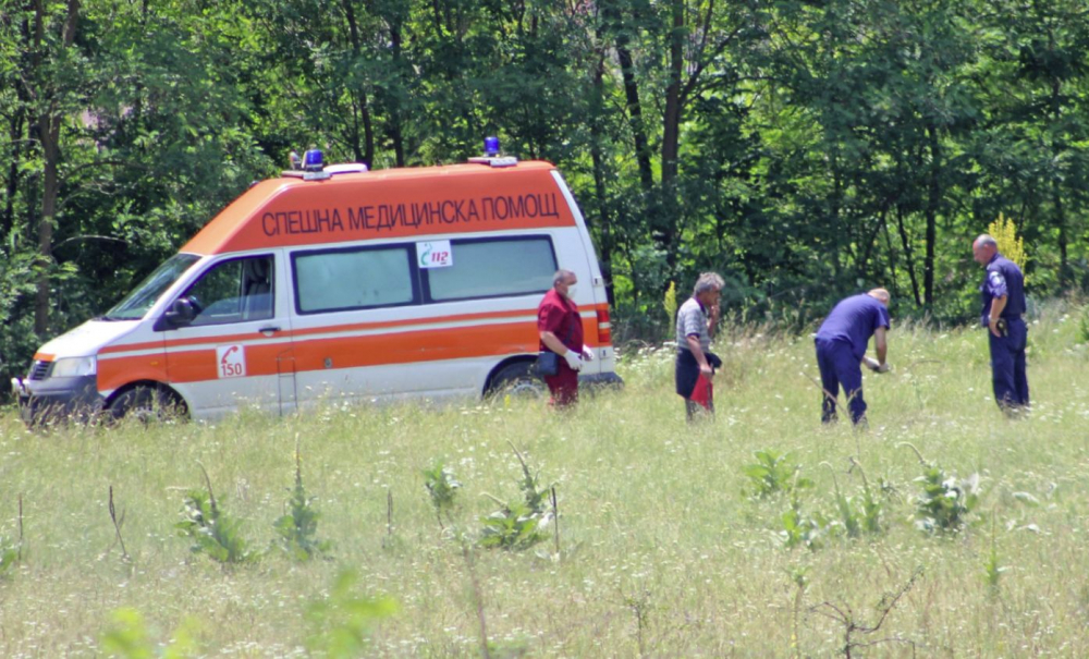 Зловеща находка в казанлъшките полета вдигна на крак полиция и криминалисти (СНИМКИ)