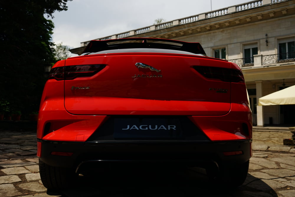 Jaguar I-PACE поставя началото на нова ера в историята на марката