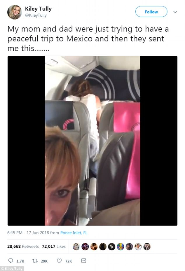 Безсрамна двойка прави секс в самолет пред очите на смаяните пътници (СНИМКИ/ВИДЕО 18+)  