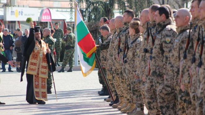 Изпращат поредния български контингент в Афганистан