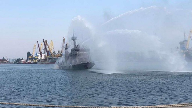 Инфарктна ситуация на пристанище Бургас (СНИМКИ)