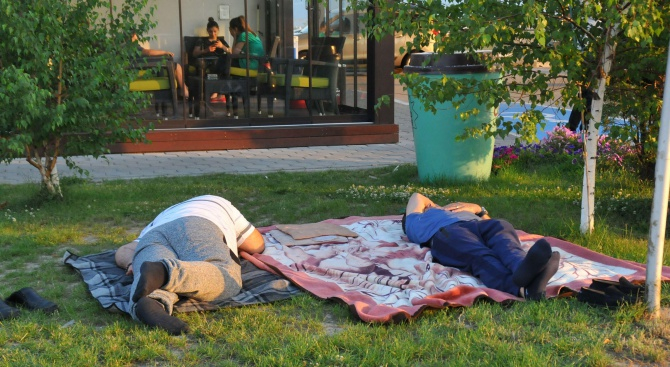 Гастарбайтери намериха необичайно място за сън в Бургас (СНИМКА)