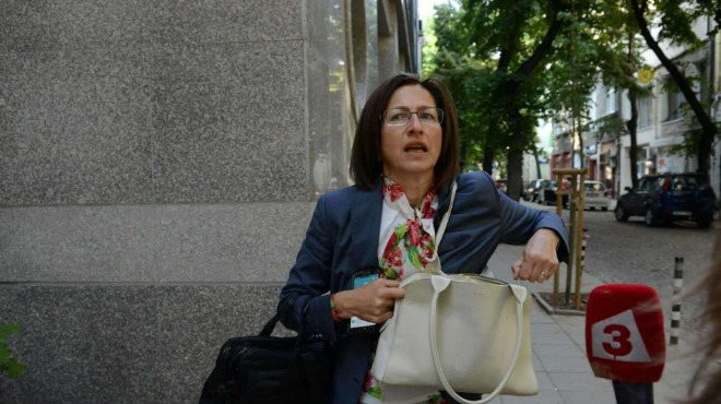 Нови разкрития за протежето на Лозан Панов съдия Дишева, която се шири в евтин, баровски държавен апартамент  