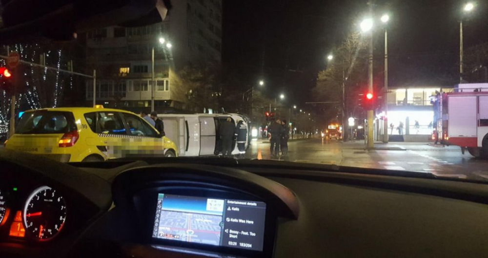 Само в БЛИЦ! Екшън в центъра на София! Арестуваха опасен дрогиран таксиджия до Mc Donald's! 