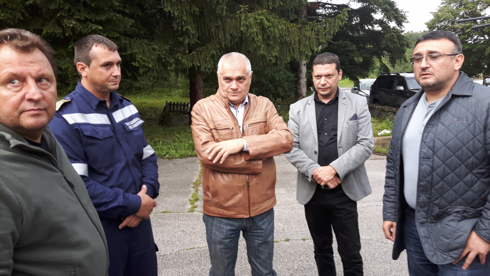 След пороя: Вътрешният министър провери на място положението в Софийско (СНИМКИ)