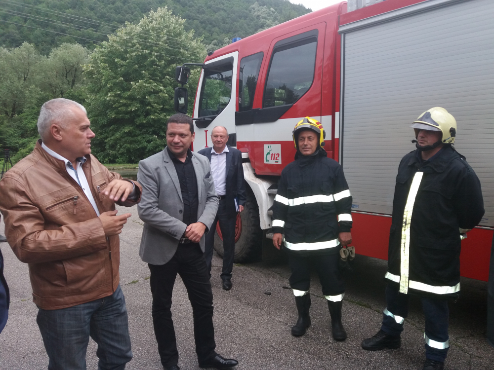 След пороя: Вътрешният министър провери на място положението в Софийско (СНИМКИ)