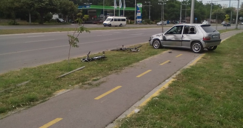 Трагедия във Варна! Блъснатият от шофьор без книжка 18-годишен колоездач загуби битката за живота си