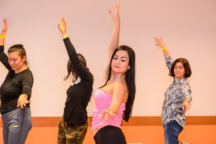 Кръшна танцьорка обясни защо и как ориенталските танци помагат на здравето