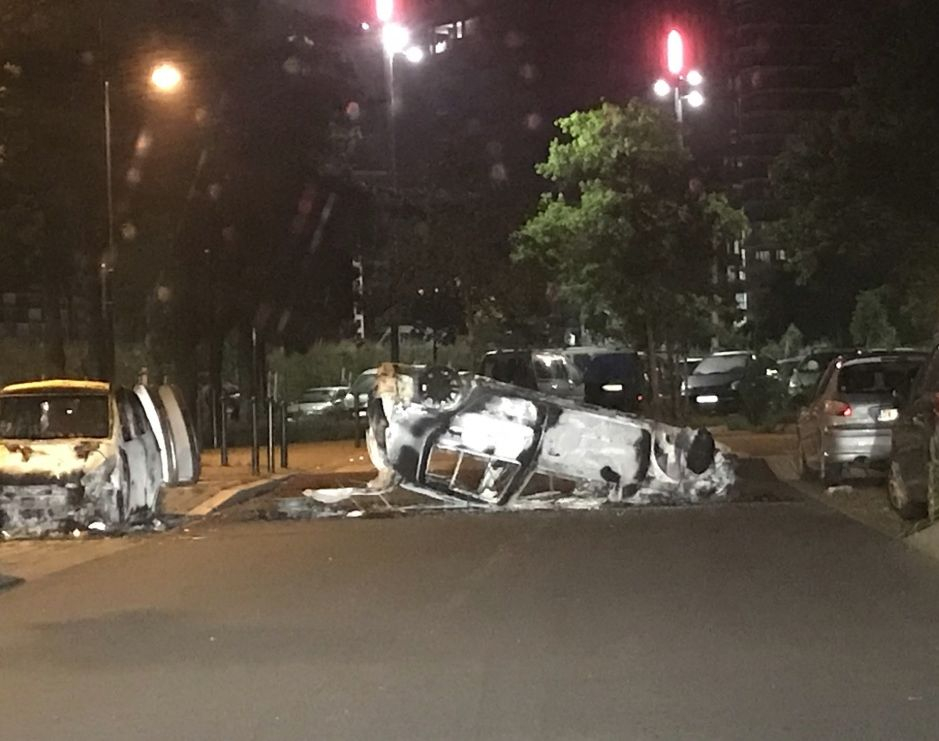 Експлозии и варварски погром в Нант заради непокорен шофьор, застрелян от полицията (СНИМКИ/ВИДЕО)