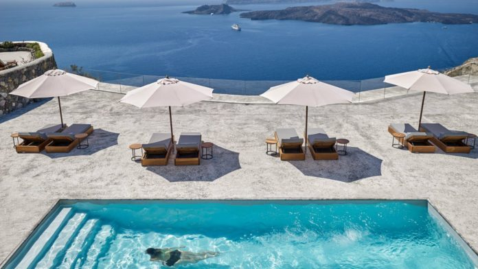 Трябва да имате бая дълбоки джобове, за да почивате на тези два курорта в Гърция