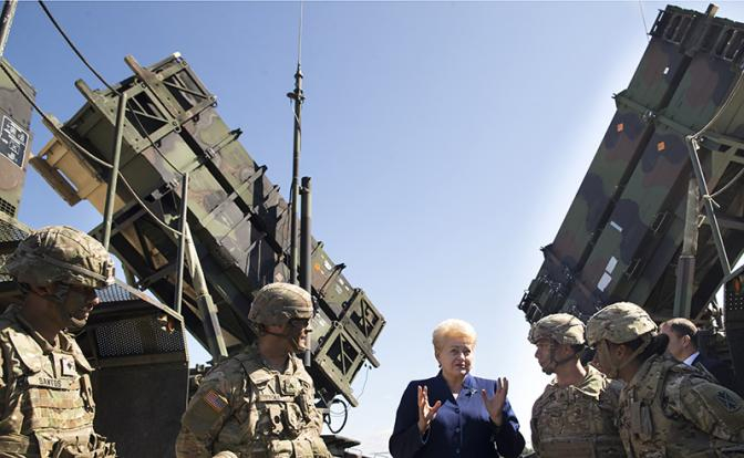 Литва вика САЩ да я защитят с подводници с ракети Patriot от Русия