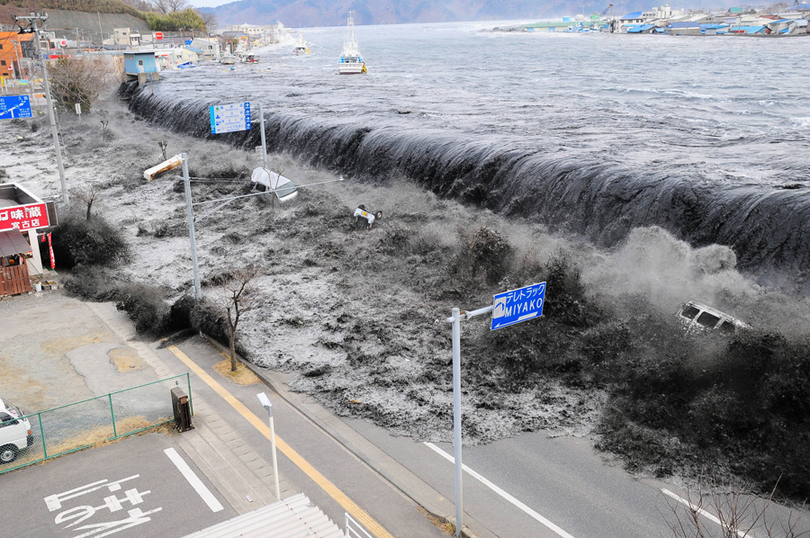 Аларма: След силния земен трус има опасност от голямо цунами