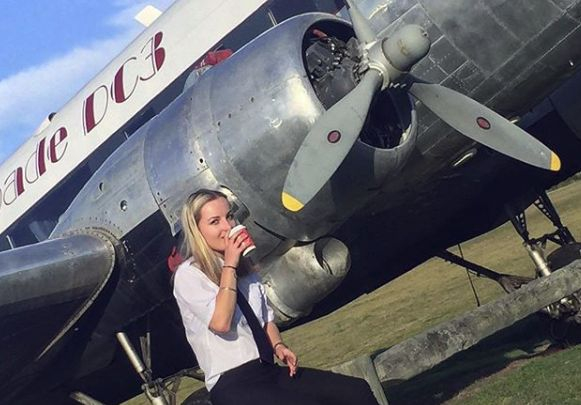 20-годишна красавица пилот покорява Инстаграм с красиви пейзажи! И не само с тях (СНИМКИ)