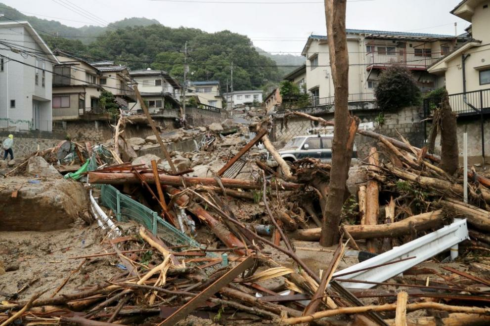В Япония е по-страшно от библейски потоп, жертвите вече са стотици