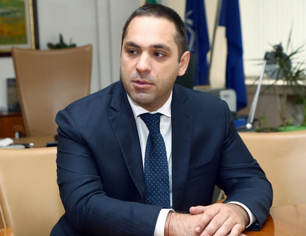 Министър Караниколов обяви кой е виновен за наводненията, удавили България