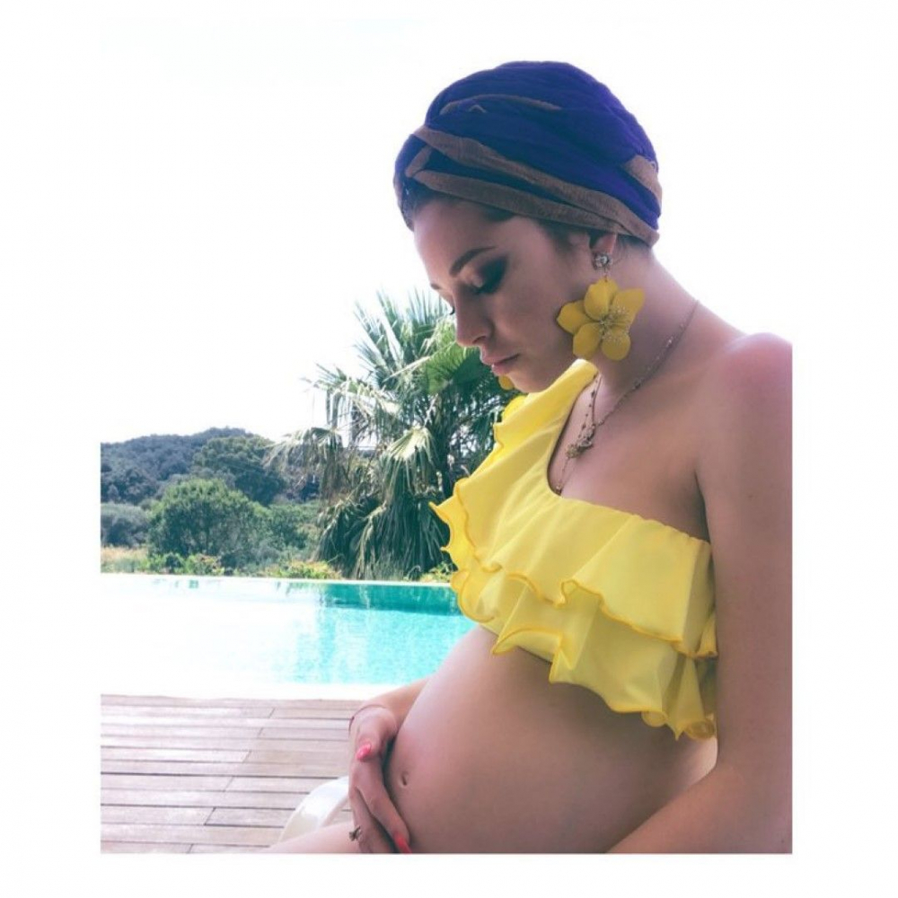 Бременната в осмия месец Глория Петкова отиде на концерт на Бионсе в Рим (СНИМКИ)