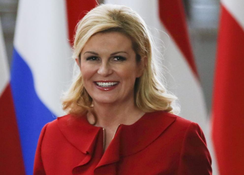 Светът се прехласна по пищните форми на хърватската президентка (ВИДЕО/СНИМКИ 18+)