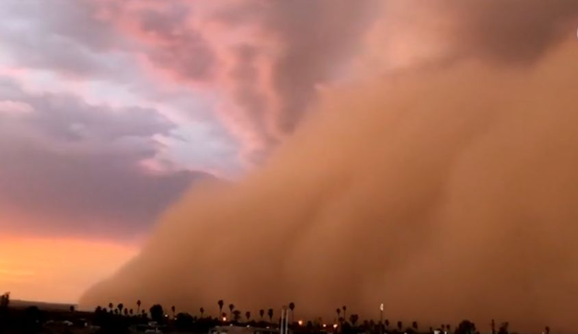 Огромна пясъчна буря помете Финикс (ВИДЕО)
