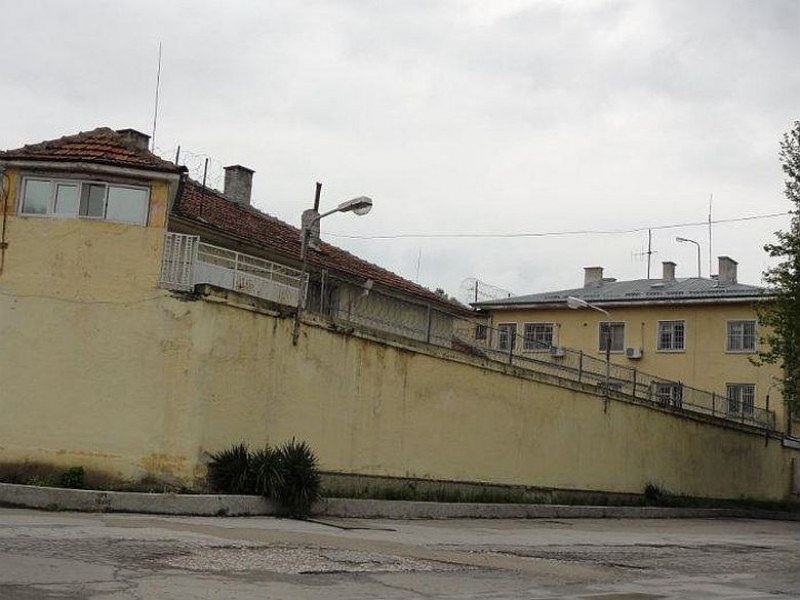 Няма край! Пак изчезна затворник в Пловдив, този път от болница