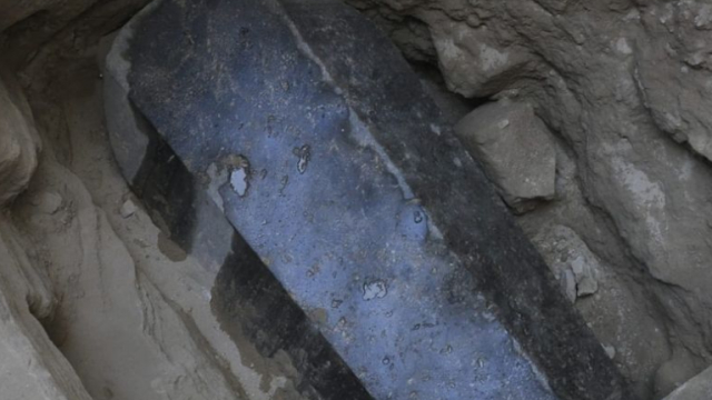 Невероятна находка в Египет! Откриха най-големият в историята саркофаг, а до него бяла глава от...  (СНИМКИ/ВИДЕО)