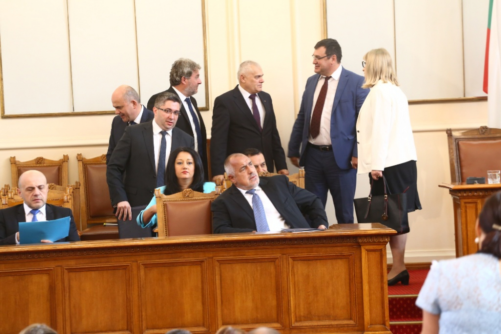 Един от вицепремиерите на Борисов изненада всички с тези СНИМКИ! 