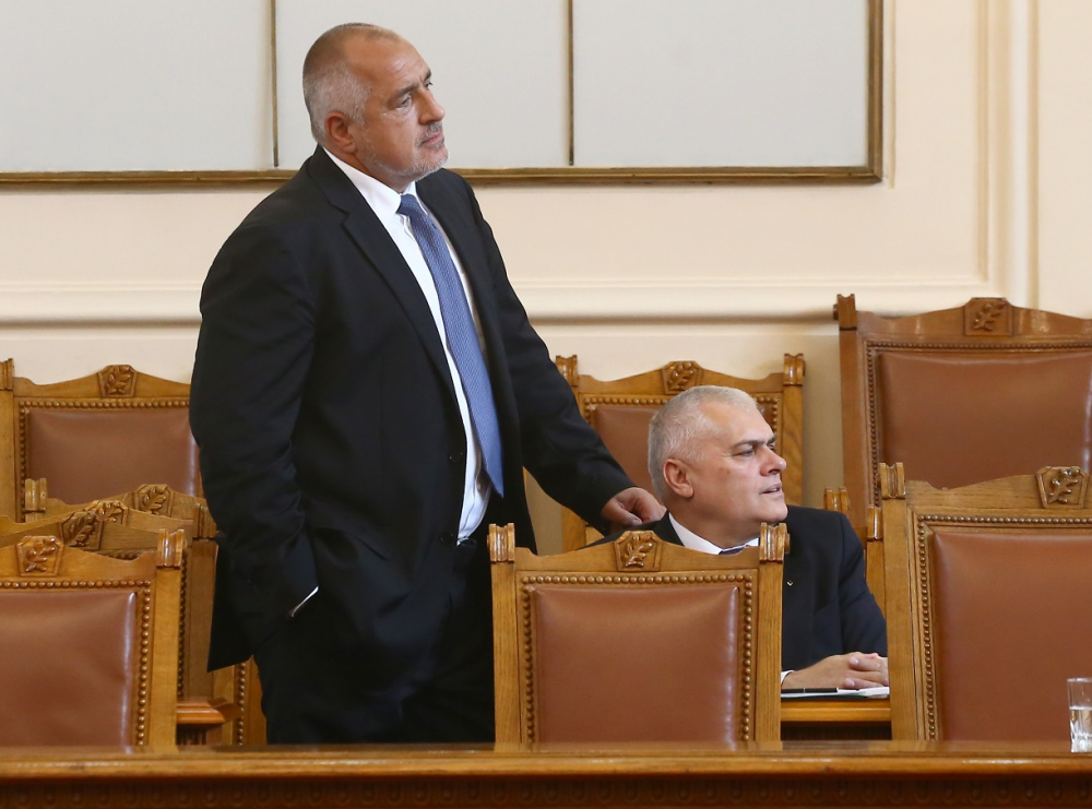 Борисов даде важно нареждане до ГЕРБ след ветото на президента Радев, а Цветанов обяви...
