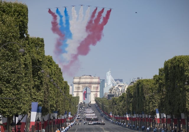 Макрон покани гости във Франция за Деня на Бастилията, но вместо военна мощ, пред очите им се разигра срамен гаф (СНИМКИ/ВИДЕО)