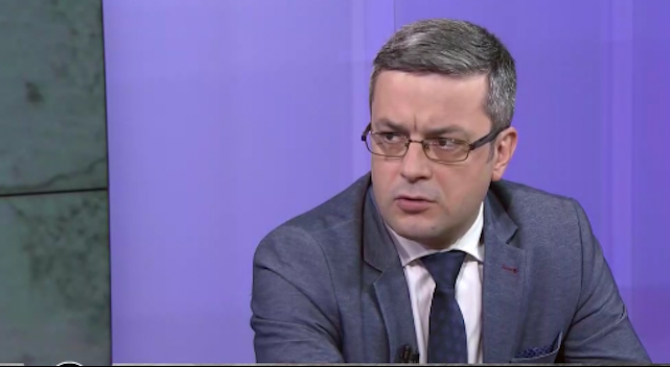 Тома Биков: Президентът имаше възможност да се включи в председателството, но дали е искал, е друг въпрос  