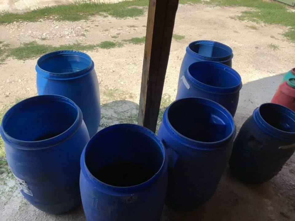 Митничари изловиха 5-тонна опасност, дебнеща почиващите по морето в бутилки за минерална вода (СНИМКИ)