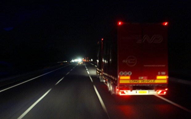 Ужасен инцидент с българка и ТИР на магистрала във Франция!